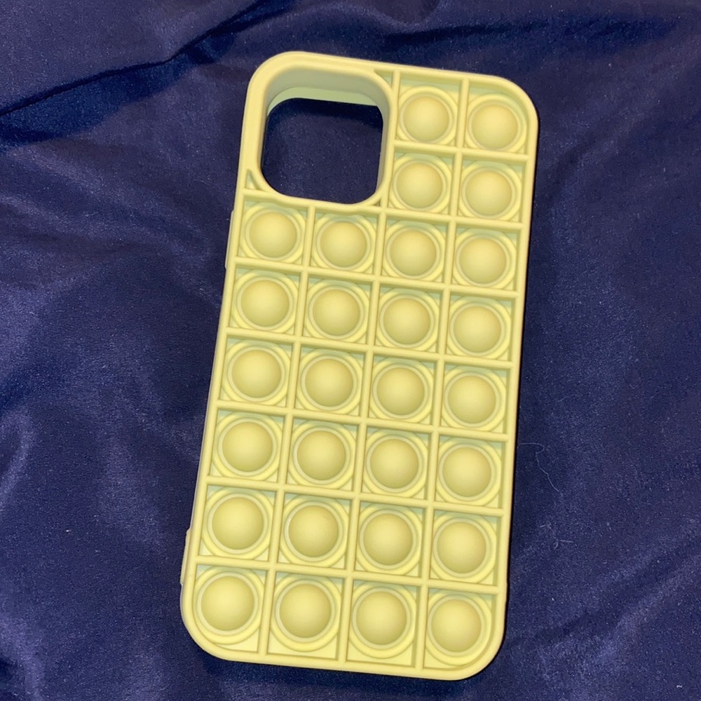 iPhone 12/12 pro phone case fidget pop it